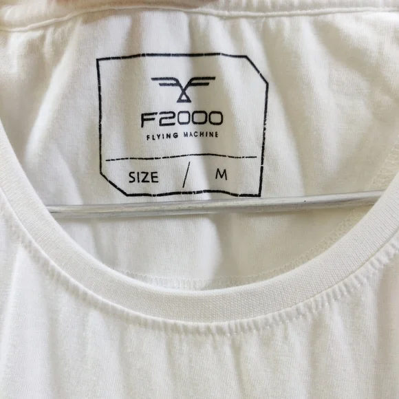 Softest graphic white Tee - Picture 4 of 9